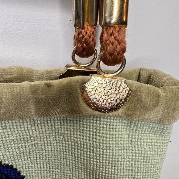 Aboriginal First Nations Needlepoint Handmade Purse - Picture 8 of 16